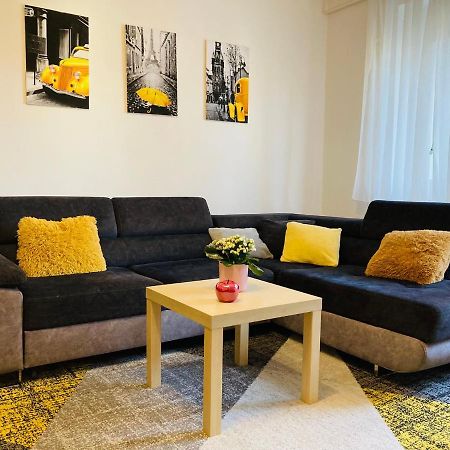 Origo Apartman Eger Exteriör bild