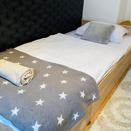 Origo Apartman Eger Exteriör bild