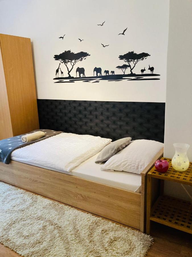 Origo Apartman Eger Exteriör bild