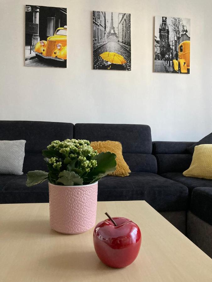 Origo Apartman Eger Exteriör bild